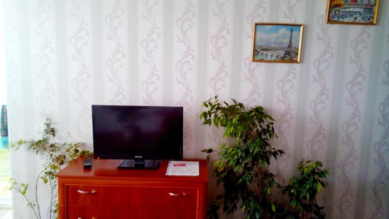 Apartment On Prospekt Peremogi Cherníhiv Exterior foto